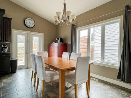 260 Killdeer Way, Fort Mcmurray, AB - Indoor Photo Showing Dining Room