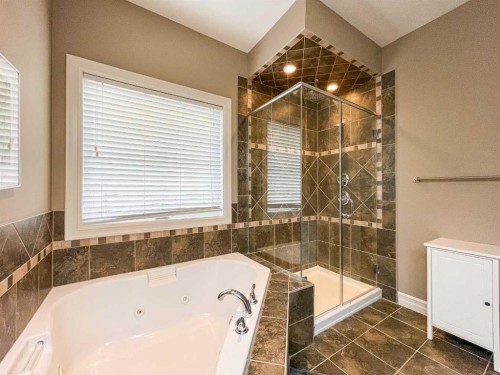 260 Killdeer Way, Fort Mcmurray, AB - Indoor Photo Showing Bathroom