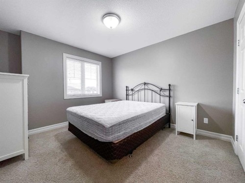 260 Killdeer Way, Fort Mcmurray, AB - Indoor Photo Showing Bedroom