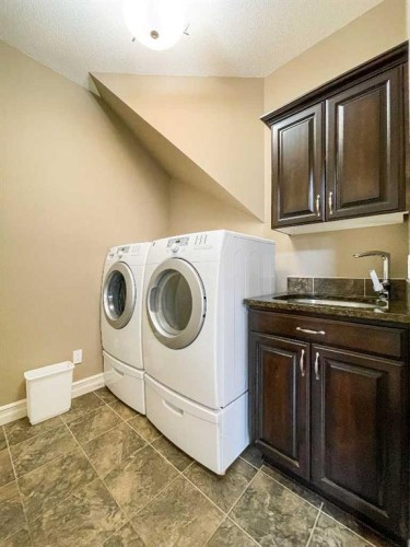 260 Killdeer Way, Fort Mcmurray, AB - Indoor Photo Showing Laundry Room