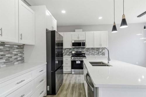 339 Killdeer Way, Fort Mcmurray, AB - Indoor Photo Showing Kitchen With Stainless Steel Kitchen With Double Sink With Upgraded Kitchen