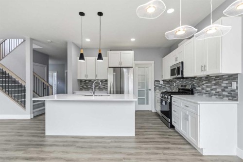 339 Killdeer Way, Fort Mcmurray, AB - Indoor Photo Showing Kitchen With Upgraded Kitchen
