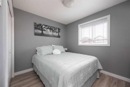 150 Pacific Crescent, Fort Mcmurray, AB - Indoor Photo Showing Bedroom