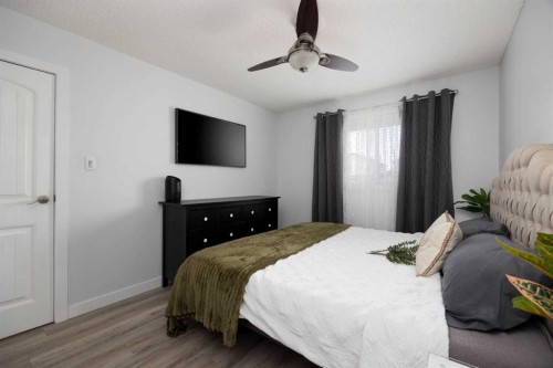 150 Pacific Crescent, Fort Mcmurray, AB - Indoor Photo Showing Bedroom
