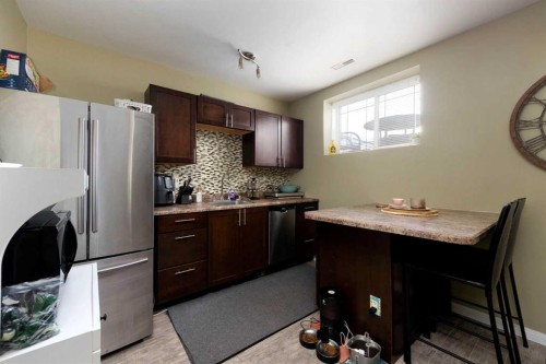 150 Pacific Crescent, Fort Mcmurray, AB - Indoor Photo Showing Kitchen