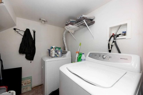 150 Pacific Crescent, Fort Mcmurray, AB - Indoor Photo Showing Laundry Room