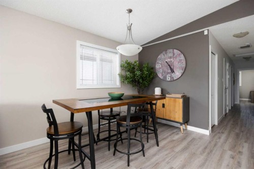 150 Pacific Crescent, Fort Mcmurray, AB - Indoor Photo Showing Dining Room