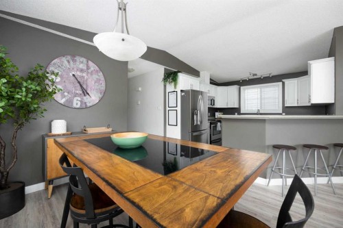 150 Pacific Crescent, Fort Mcmurray, AB - Indoor Photo Showing Dining Room