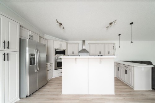 280 Caouette Crescent, Fort Mcmurray, AB - Indoor Photo Showing Kitchen