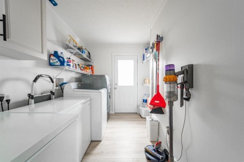 280 Caouette Crescent, Fort Mcmurray, AB - Indoor Photo Showing Laundry Room