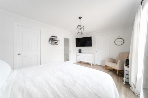 280 Caouette Crescent, Fort Mcmurray, AB - Indoor Photo Showing Bedroom