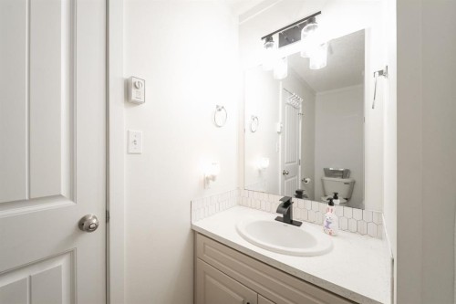 280 Caouette Crescent, Fort Mcmurray, AB - Indoor Photo Showing Bathroom