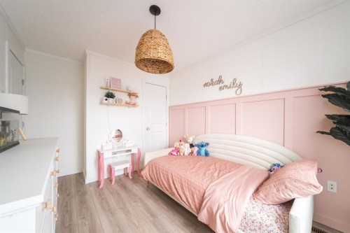 280 Caouette Crescent, Fort Mcmurray, AB - Indoor Photo Showing Bedroom
