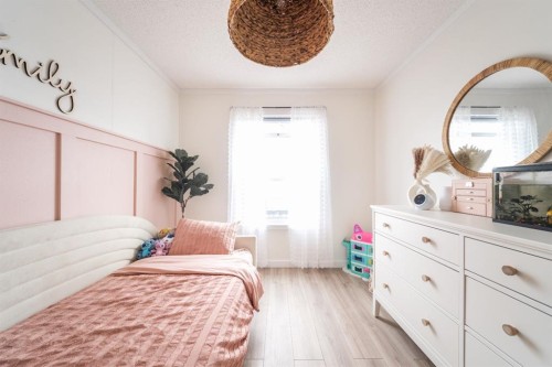 280 Caouette Crescent, Fort Mcmurray, AB - Indoor Photo Showing Bedroom