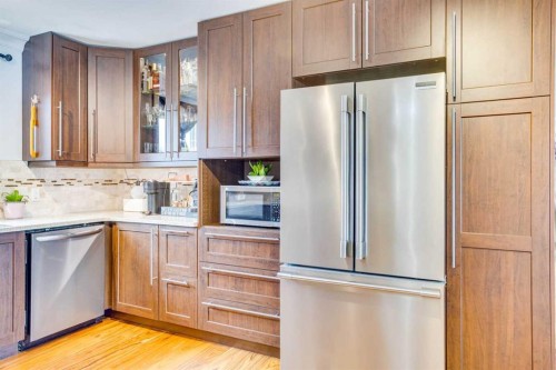 341 Bird Crescent, Fort Mcmurray, AB - Indoor Photo Showing Kitchen With Stainless Steel Kitchen