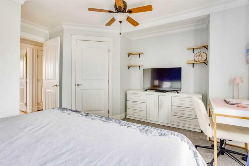 341 Bird Crescent, Fort Mcmurray, AB - Indoor Photo Showing Bedroom