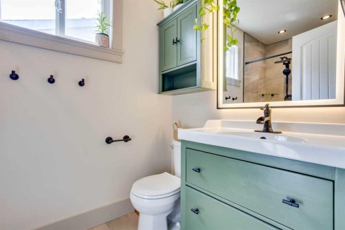 341 Bird Crescent, Fort Mcmurray, AB - Indoor Photo Showing Bathroom