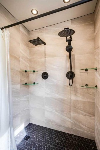341 Bird Crescent, Fort Mcmurray, AB - Indoor Photo Showing Bathroom