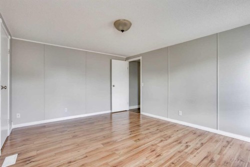 252 Grandview Crescent, Fort Mcmurray, AB - Indoor Photo Showing Other Room