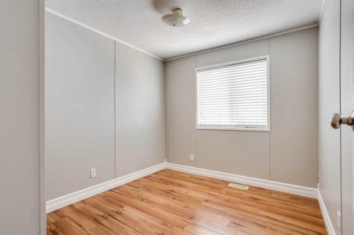 252 Grandview Crescent, Fort Mcmurray, AB - Indoor Photo Showing Other Room