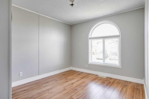 252 Grandview Crescent, Fort Mcmurray, AB - Indoor Photo Showing Other Room