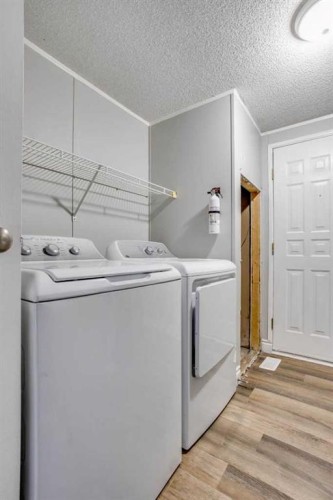 252 Grandview Crescent, Fort Mcmurray, AB - Indoor Photo Showing Laundry Room