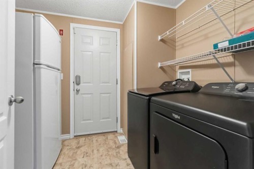 192 Mitchell Drive, Fort Mcmurray, AB - Indoor Photo Showing Laundry Room