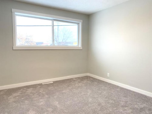 10301 101B Avenue, Lac La Biche, AB - Indoor Photo Showing Other Room