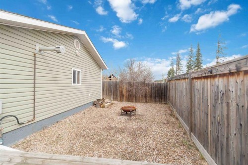 233 Gladstone Bay, Fort Mcmurray, AB - Outdoor