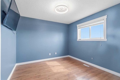 233 Gladstone Bay, Fort Mcmurray, AB - Indoor Photo Showing Other Room