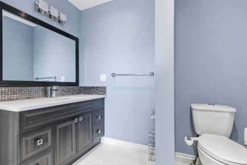 233 Gladstone Bay, Fort Mcmurray, AB - Indoor Photo Showing Bathroom