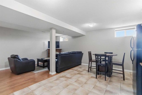 233 Gladstone Bay, Fort Mcmurray, AB - Indoor