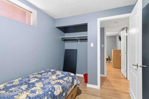 233 Gladstone Bay, Fort Mcmurray, AB - Indoor Photo Showing Bedroom