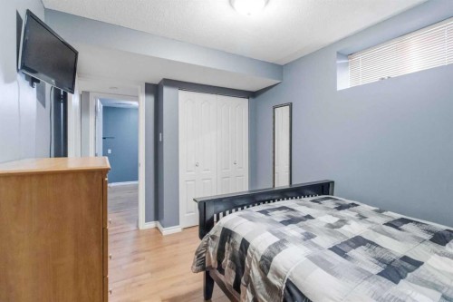 233 Gladstone Bay, Fort Mcmurray, AB - Indoor Photo Showing Bedroom