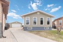233 Gladstone Bay, Fort Mcmurray, AB  - Outdoor 