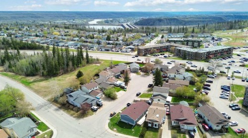 233 Gladstone Bay, Fort Mcmurray, AB - Outdoor With View