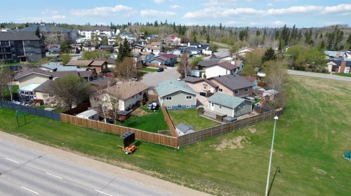 233 Gladstone Bay, Fort Mcmurray, AB - Outdoor With View