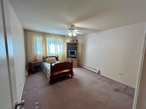 207-9028 Alberta Avenue, Lac La Biche, AB - Indoor Photo Showing Other Room
