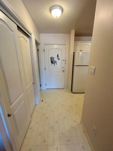 207-9028 Alberta Avenue, Lac La Biche, AB - Indoor Photo Showing Other Room