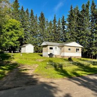 905 & 909 10th Street Hylo, AB T0A 1Z0