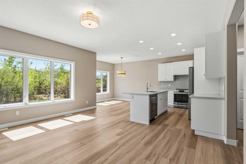 241 Warren Way, Fort Mcmurray, AB - Indoor Photo Showing Kitchen