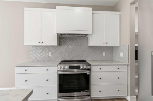 241 Warren Way, Fort Mcmurray, AB - Indoor Photo Showing Kitchen
