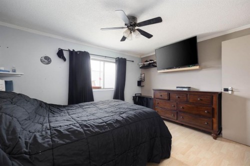 236 Grenfell Crescent, Fort Mcmurray, AB - Indoor Photo Showing Bedroom