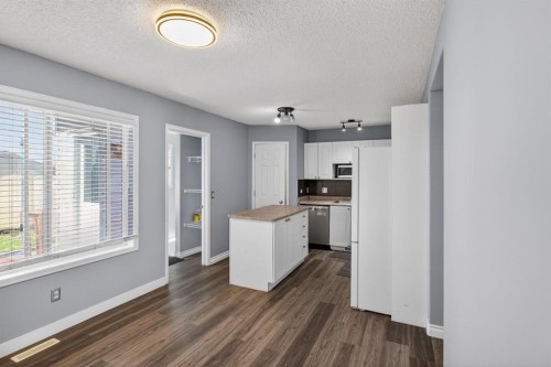 108 Kodiak Crescent, Fort Mcmurray, AB - Indoor Photo Showing Kitchen
