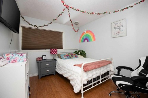6 Harris Crescent, Fort Mcmurray, AB - Indoor Photo Showing Bedroom