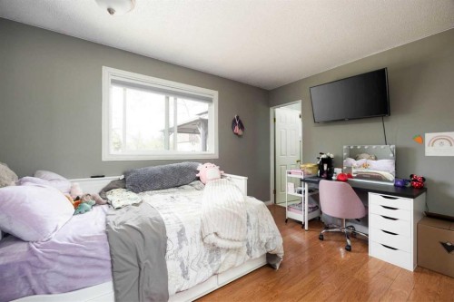 6 Harris Crescent, Fort Mcmurray, AB - Indoor Photo Showing Bedroom