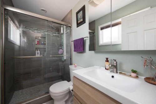 6 Harris Crescent, Fort Mcmurray, AB - Indoor Photo Showing Bathroom