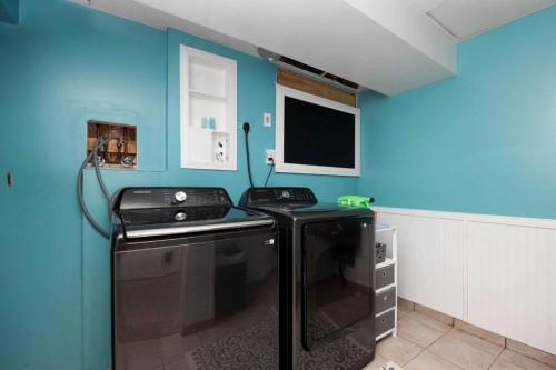 6 Harris Crescent, Fort Mcmurray, AB - Indoor Photo Showing Laundry Room