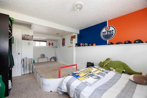6 Harris Crescent, Fort Mcmurray, AB - Indoor Photo Showing Bedroom