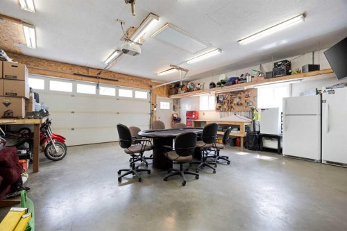 6 Harris Crescent, Fort Mcmurray, AB - Indoor Photo Showing Garage